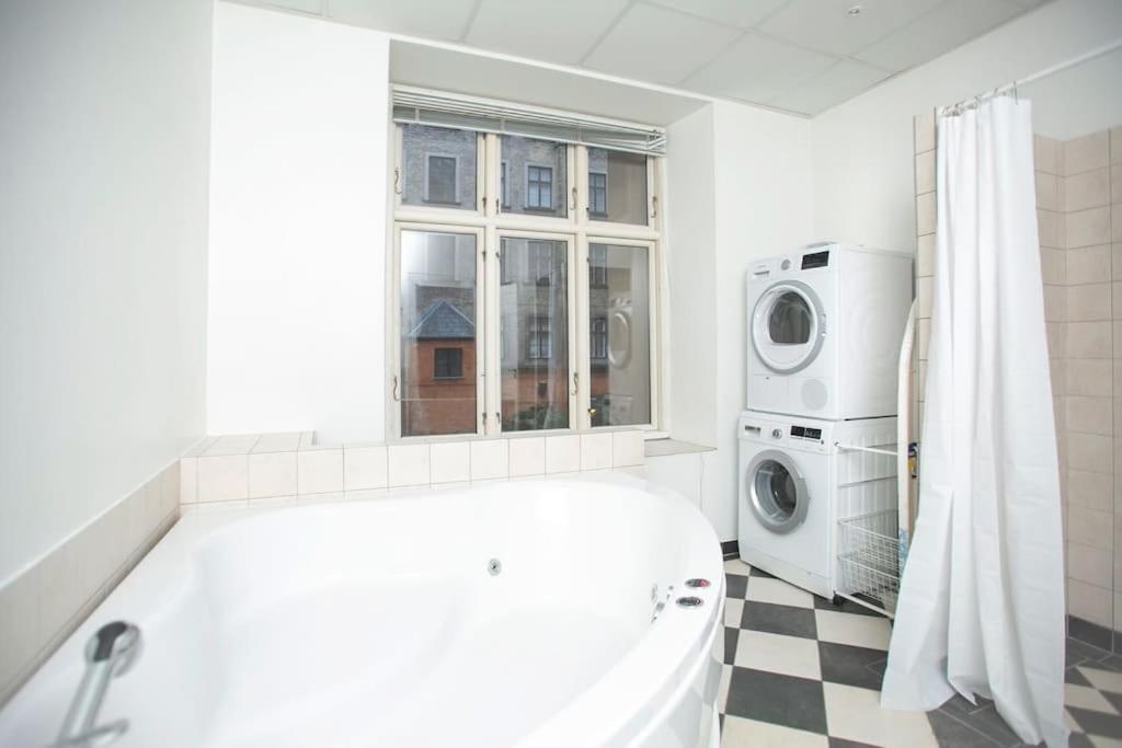 Large & Bright 3Br Apartment W Whirlpool Near Metro Copenhagen Luaran gambar