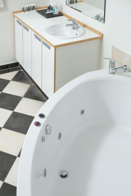 Large & Bright 3Br Apartment W Whirlpool Near Metro Copenhagen Luaran gambar